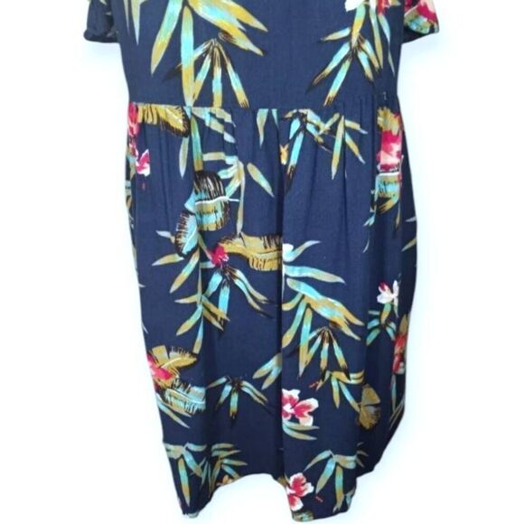 ROXY NAVY BLUE FLORAL COLD SHOULDER DRESS SZ.M EUC. - Picture 3 of 10